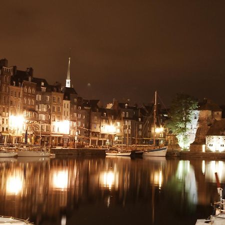 Escapade Au Coeur De Honfleur Avec Parking Prive Et Vue Panoramique Exterior foto