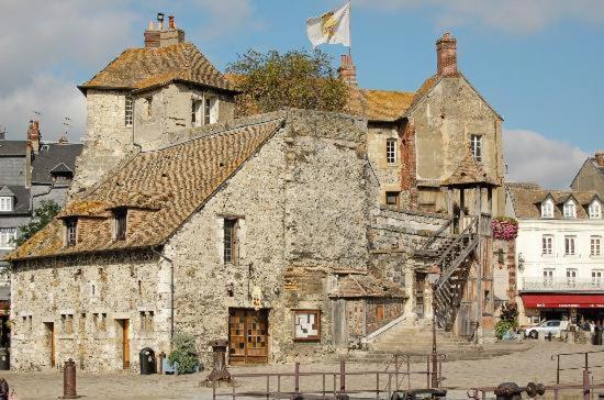 Escapade Au Coeur De Honfleur Avec Parking Prive Et Vue Panoramique Exterior foto