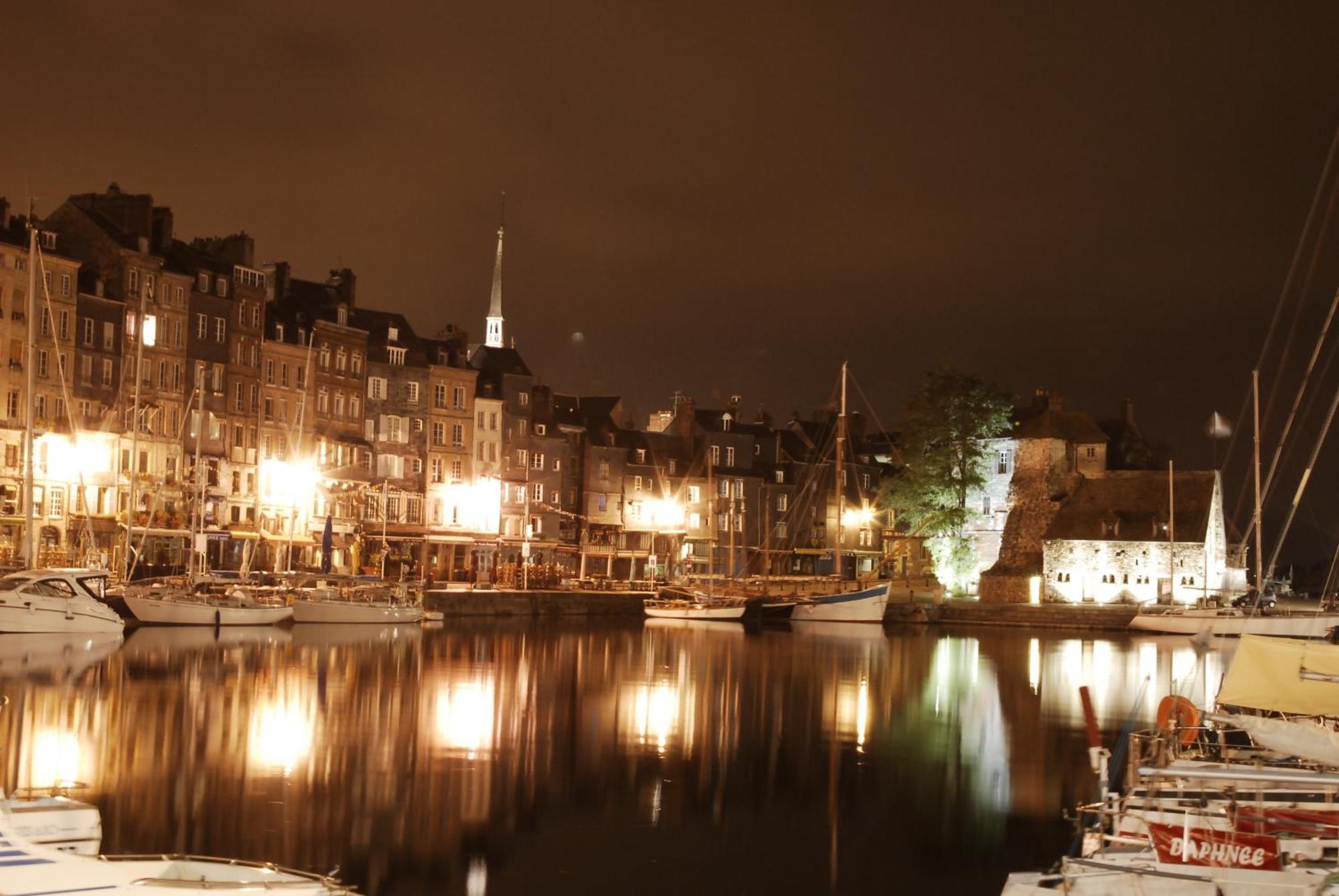 Escapade Au Coeur De Honfleur Avec Parking Prive Et Vue Panoramique Exterior foto